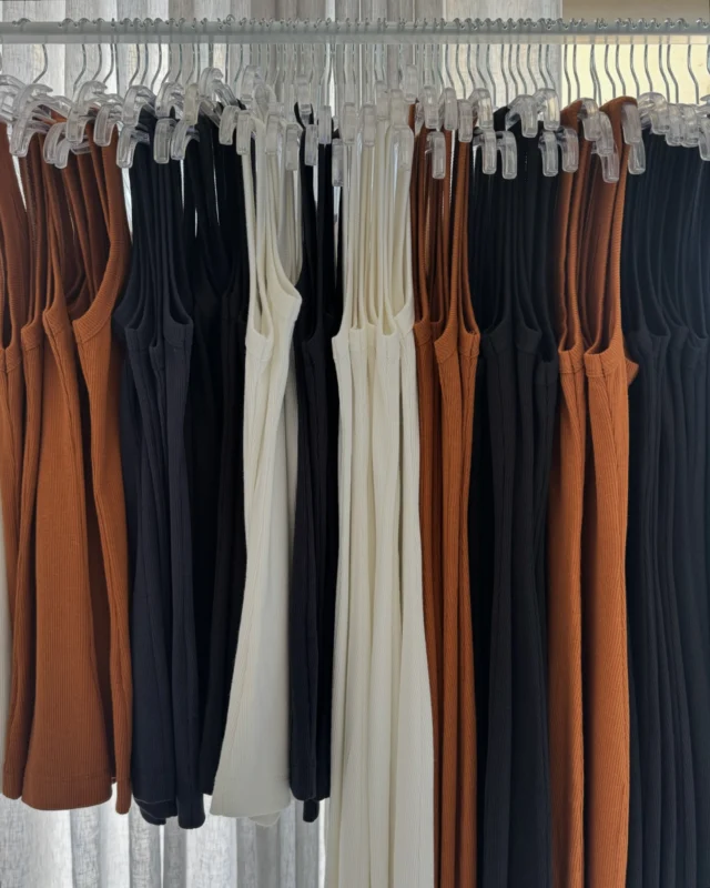 Choose wisely the right one 👌🏻
Rib tank tops and dresses available online and in stores